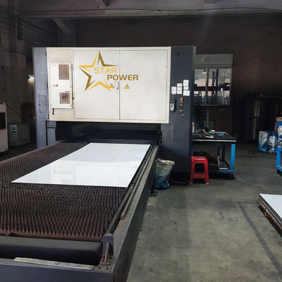 برای خط تولید حرفه ای سینک دستی استفاده می شود ماشین برش لیزری ورق فلز ضد زنگ CNC