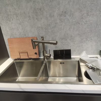 Handmade Stainless Steel Kitchen Sink with Food Grade 304/316 Single/Double Bowl and Soap Dispenser Hole