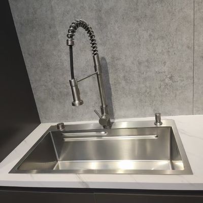 قیمت خوب سینک آشپزخانه فولاد ضد زنگ دست ساز با عمق کاسه 250-300mm و ضخامت پانل 1.2-1.5mm یا 1.8-2.0mm آنلاین